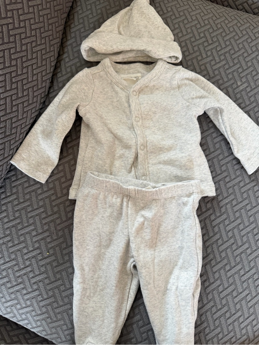 Carter’s baby coming home outfit set